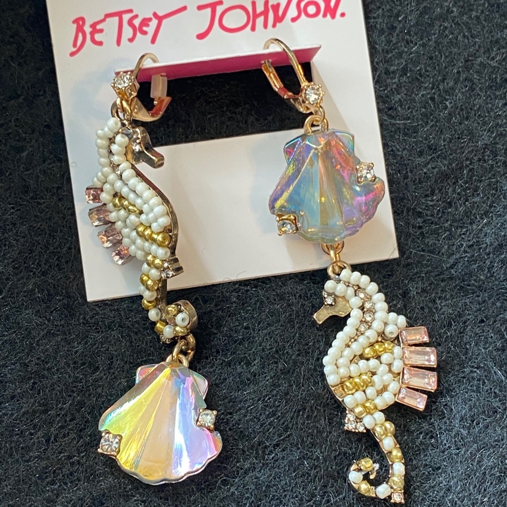 NEW Betsey Johnson Gold Seahorse Dangle Earrings